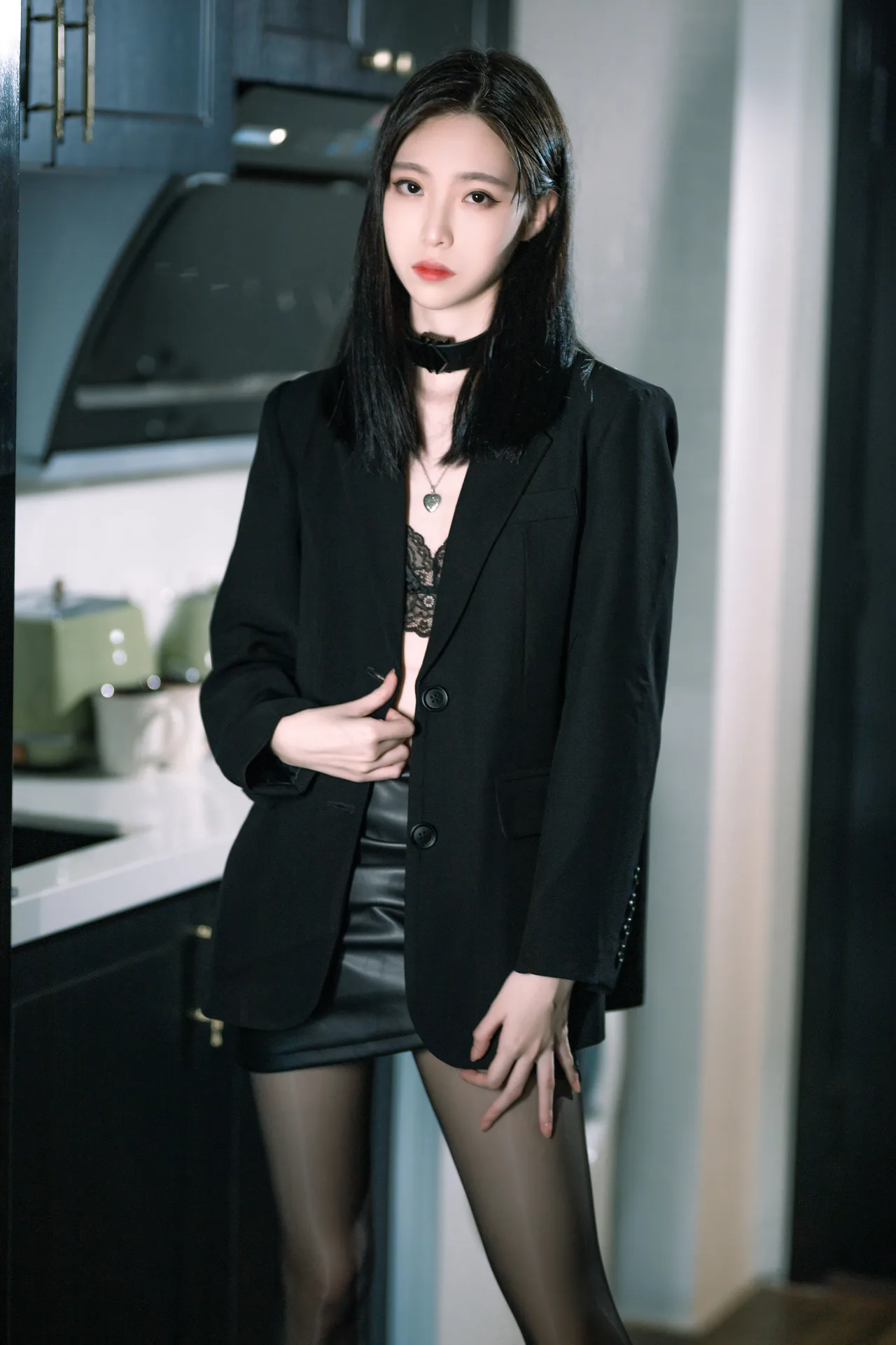 黑丝西装 [40P]