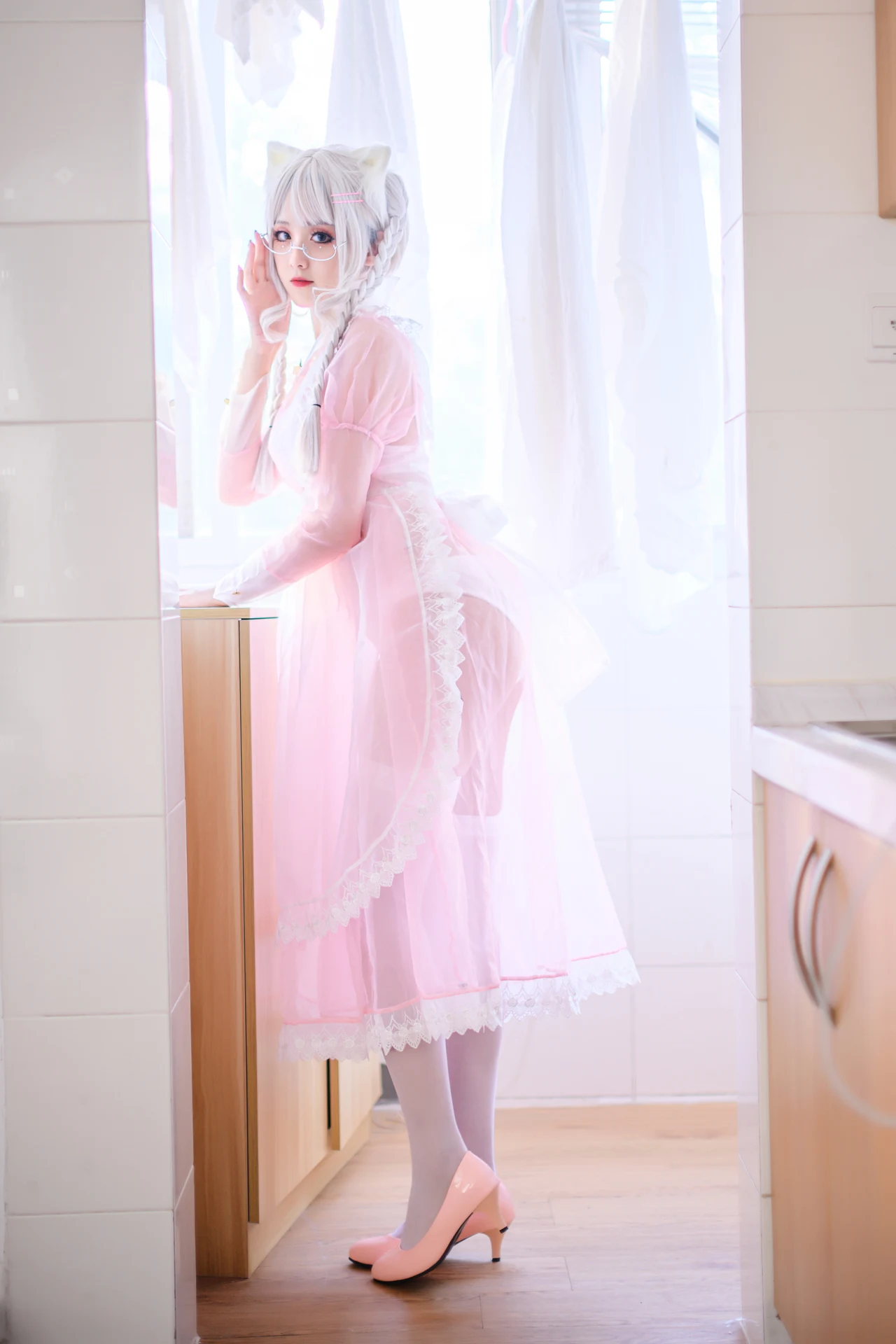 粉色透明女仆 [21P]