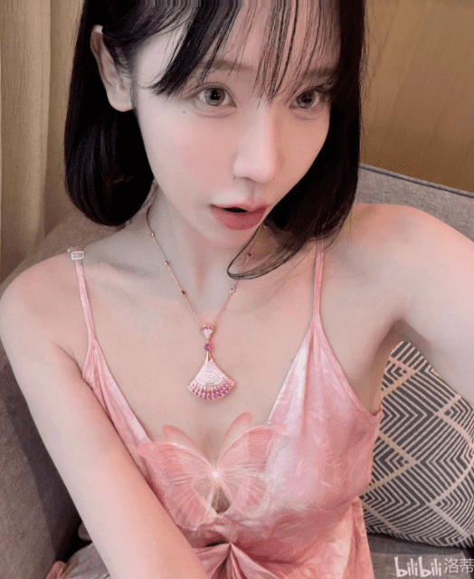 洛蒂老师 – 舰长提督充电写真&视频